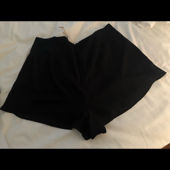 Show me your mumu shorts - Picture 3 of 4